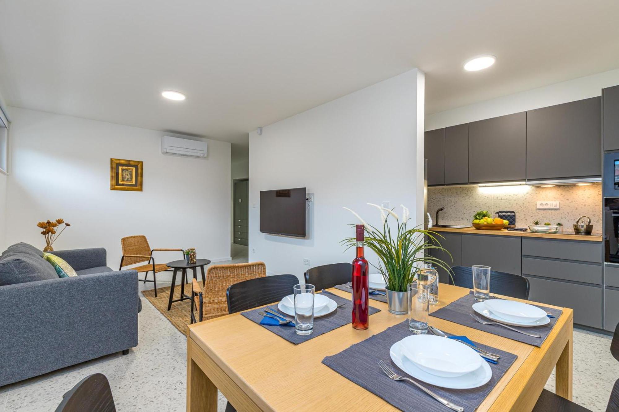 Sapore Di Mare Apartments - Happy Rentals Башка Экстерьер фото