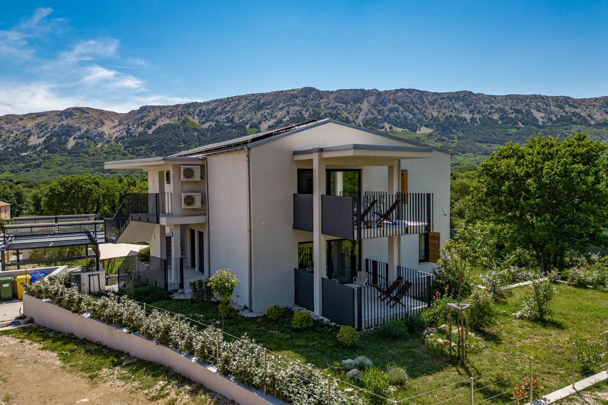 Sapore Di Mare Apartments - Happy Rentals Башка Экстерьер фото
