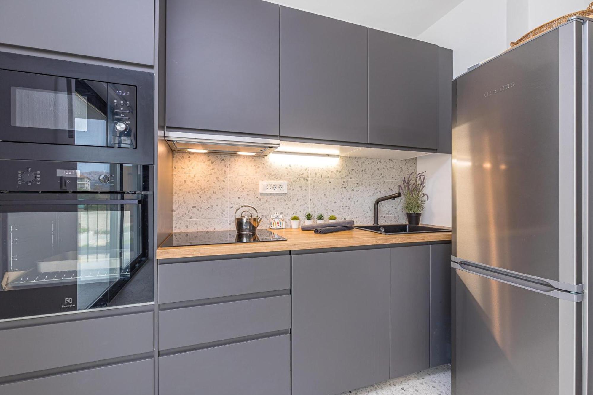 Sapore Di Mare Apartments - Happy Rentals Башка Экстерьер фото